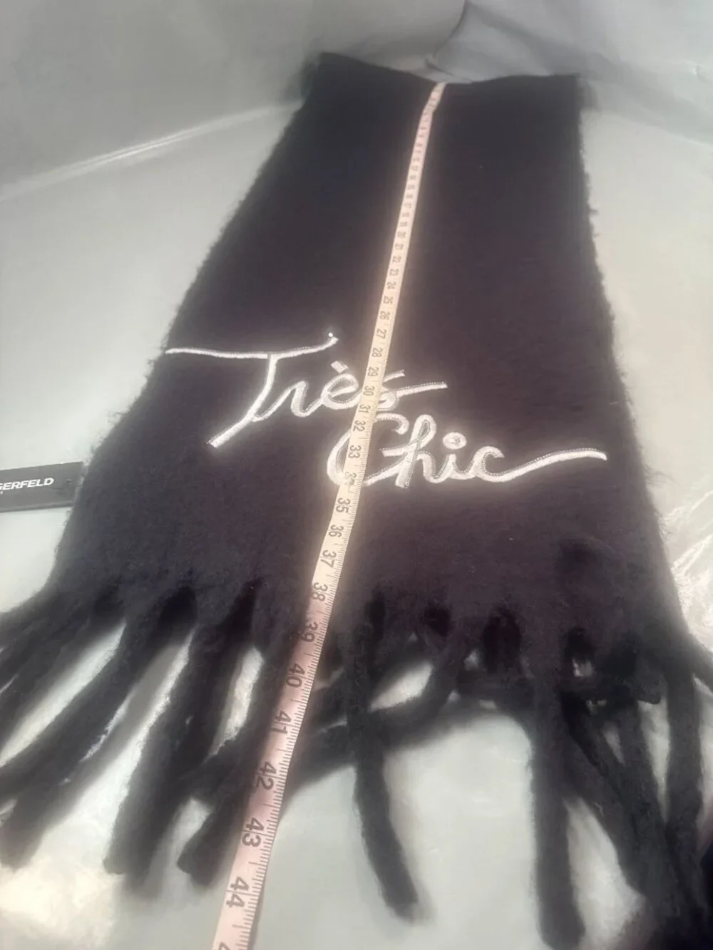 Karl Lagerfeld Très Chic Embellished Scarf Womens Wraps Sequins Blanket Fringe